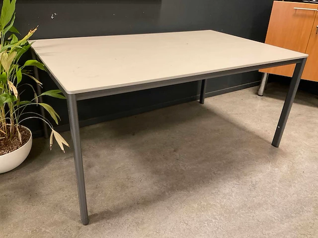 Kantinetafels met stoelen - afbeelding 4 van  12