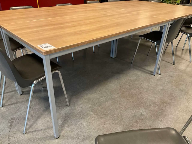 Kantinetafels met stoelen - afbeelding 9 van  11
