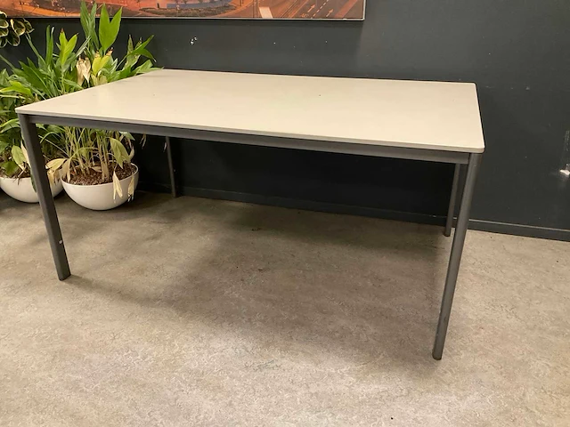 Kantinetafels met stoelen - afbeelding 3 van  12