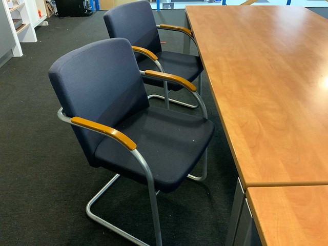Kantinetafels met stoelen - afbeelding 13 van  13