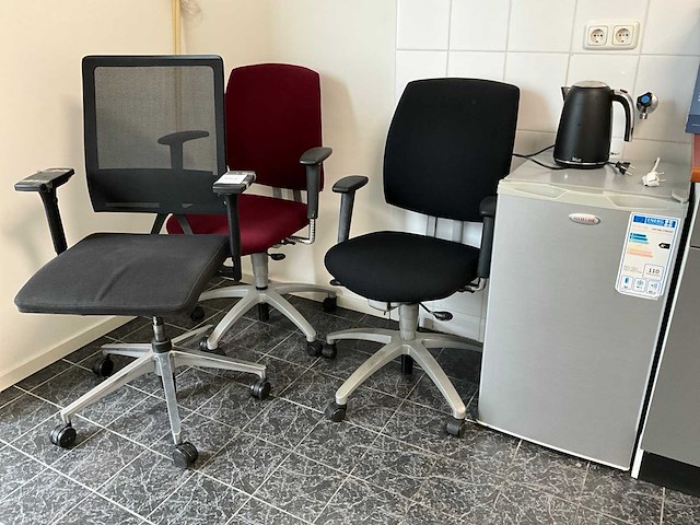 Kantoor -en keukenartikelen (5x) - afbeelding 1 van  5