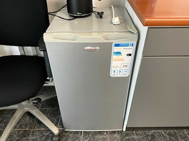 Kantoor -en keukenartikelen (5x) - afbeelding 4 van  5