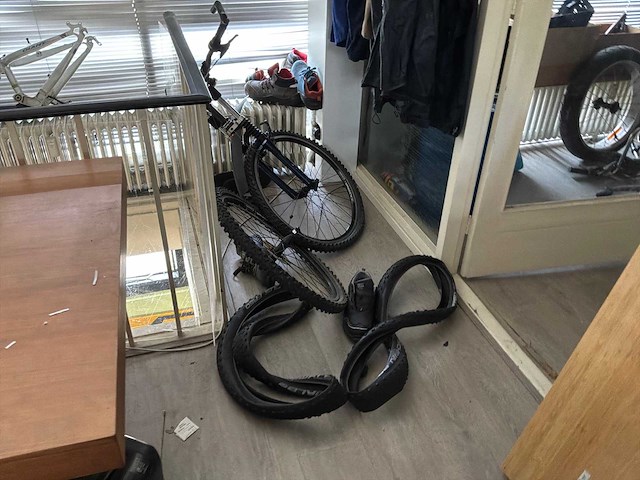 Kantoor- en winkelinventaris - afbeelding 8 van  39