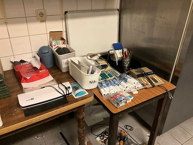Kantoor benodigdheden - afbeelding 1 van  5