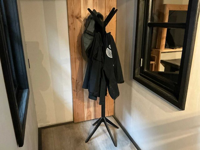 Kantoor en showroom invetaris - afbeelding 3 van  11