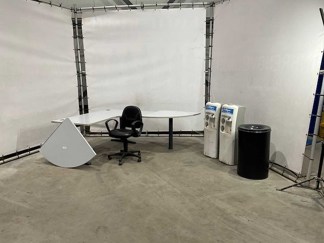 Kantoor inventaris - afbeelding 3 van  8