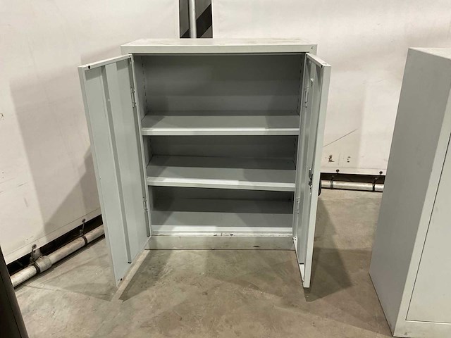 Kantoor inventaris - afbeelding 4 van  8