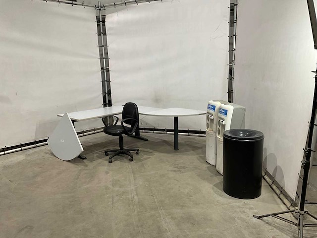 Kantoor inventaris - afbeelding 1 van  8