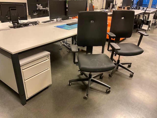 Kantoor inventaris - afbeelding 3 van  16