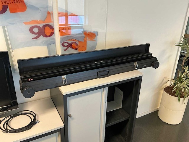 Kantoor inventaris - afbeelding 10 van  15