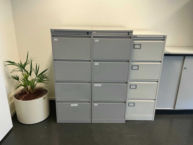 Kantoor inventaris - afbeelding 12 van  15