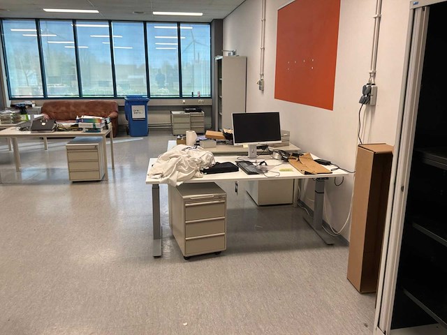 Kantoor inventaris - afbeelding 10 van  11