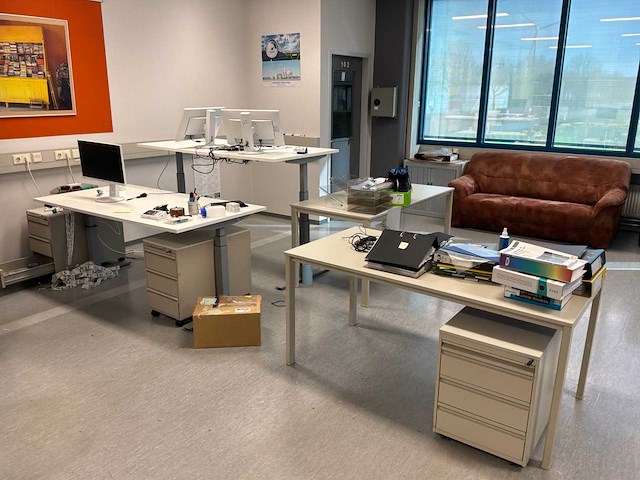 Kantoor inventaris - afbeelding 4 van  11