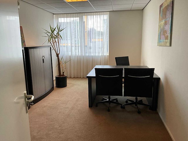 Kantoor inventaris - afbeelding 1 van  7