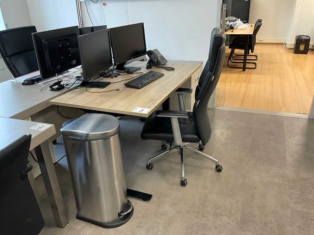 Kantoor werkplek - afbeelding 2 van  6