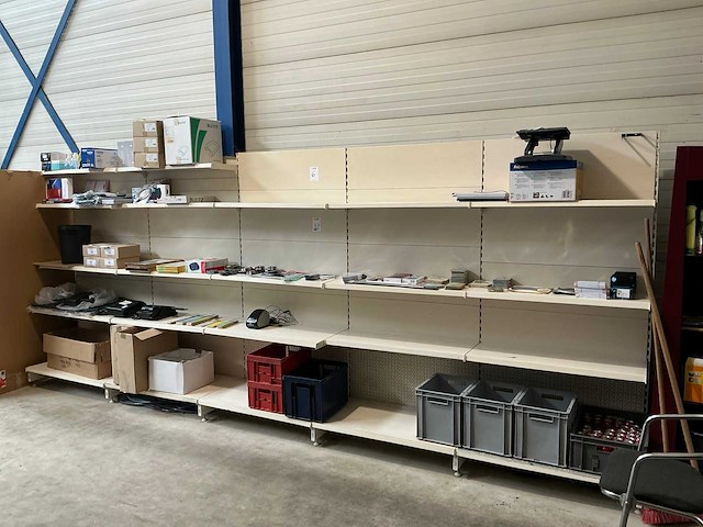 Kantoorartikelen op 18 legborden en 4 pallets - afbeelding 1 van  35