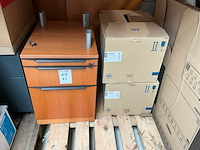 Kantoorartikelen op 18 legborden en 4 pallets - afbeelding 24 van  35