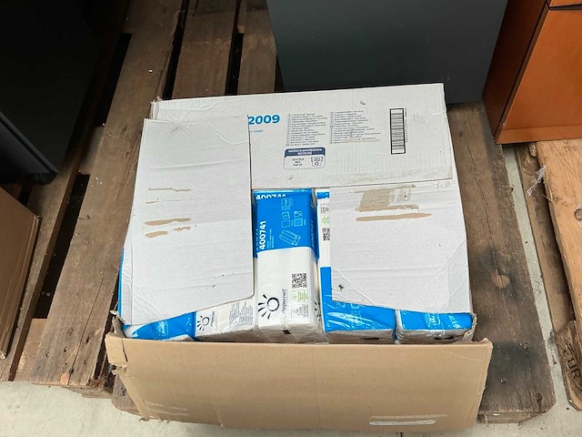 Kantoorartikelen op 18 legborden en 4 pallets - afbeelding 26 van  35