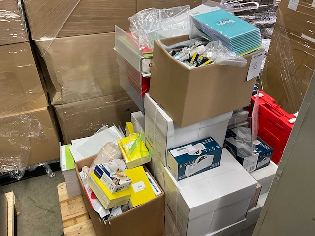 Kantoorartikelen - afbeelding 1 van  7