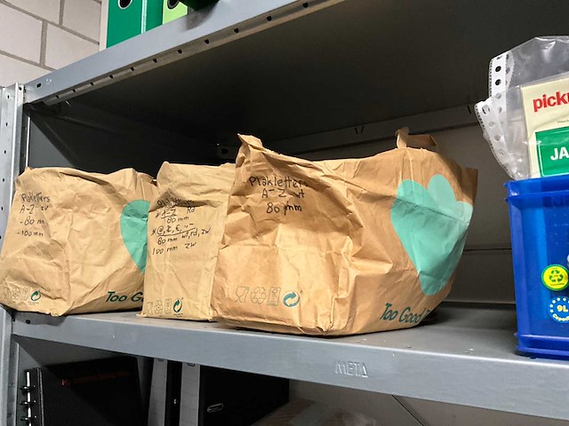 Kantoorartikelen - afbeelding 14 van  18