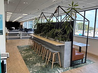 Kantoorbar met beplanting - afbeelding 1 van  8