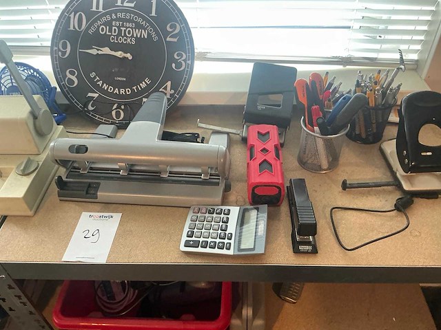 Kantoorbenodigdheden - afbeelding 1 van  2