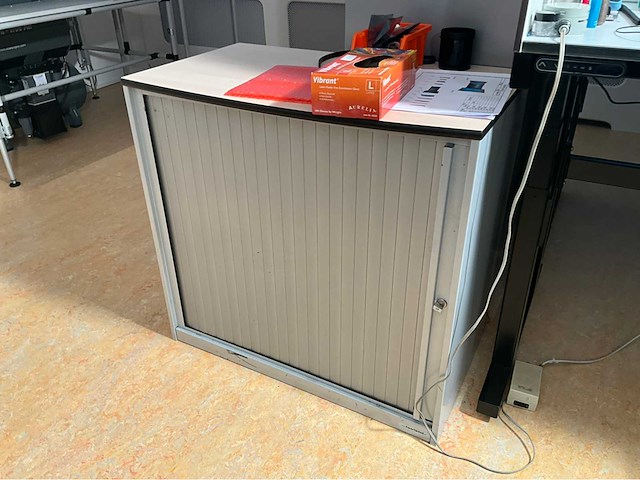 Kantoorinventaris (3x) - afbeelding 2 van  4