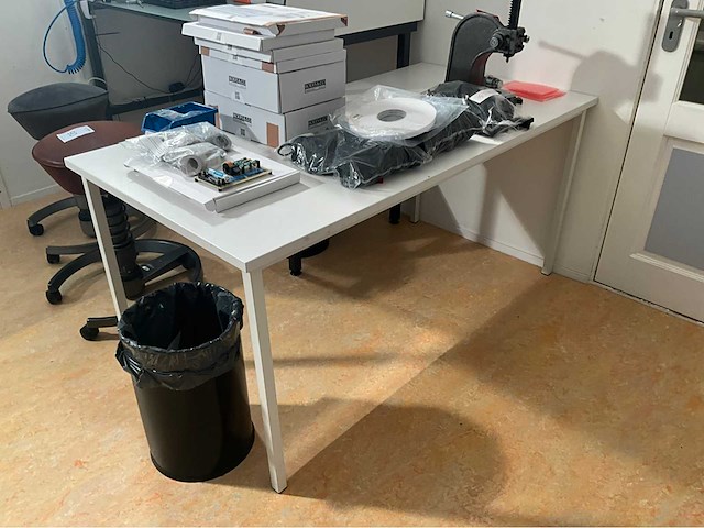 Kantoorinventaris (3x) - afbeelding 4 van  4