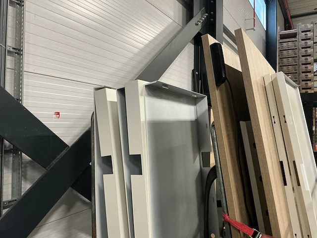 Kantoorinventaris en diverse - afbeelding 6 van  31