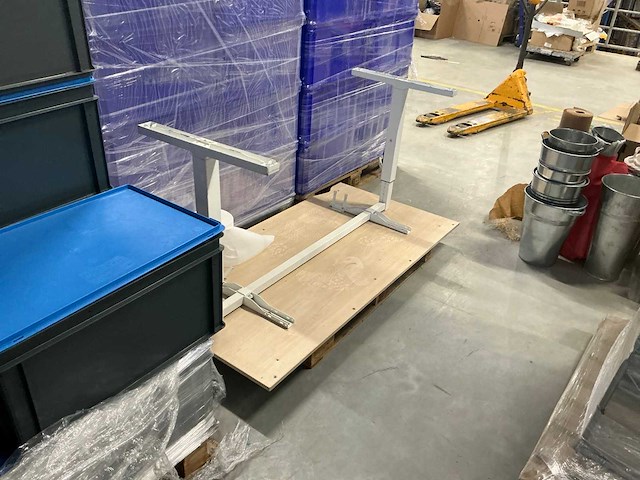 Kantoorinventaris en diverse - afbeelding 8 van  31