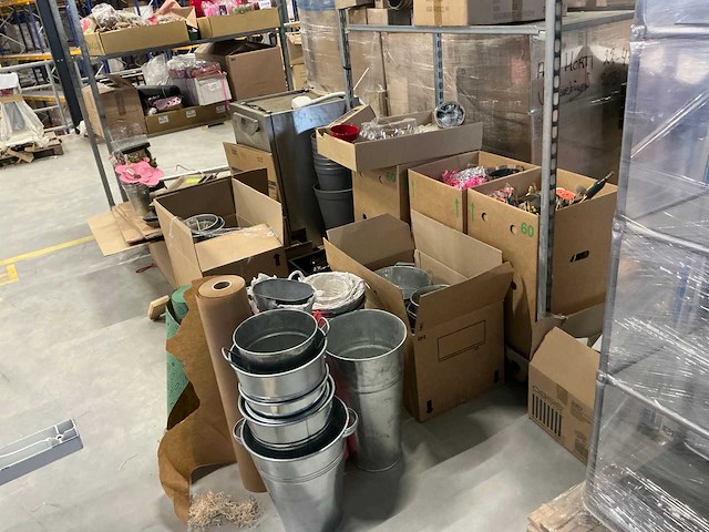 Kantoorinventaris en diverse - afbeelding 9 van  31