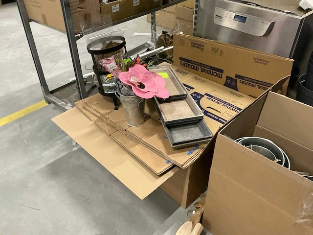 Kantoorinventaris en diverse - afbeelding 11 van  31