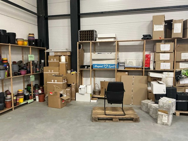 Kantoorinventaris en diverse - afbeelding 17 van  31