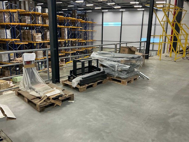 Kantoorinventaris en diverse - afbeelding 18 van  31