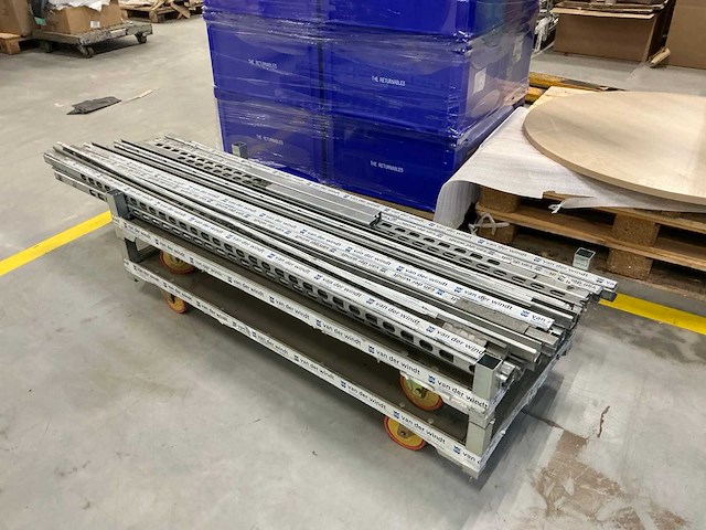 Kantoorinventaris en diverse - afbeelding 23 van  31