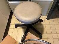 Kantoorinventaris, keukenbenodigdheden en fitnesstoebehoren - afbeelding 5 van  20