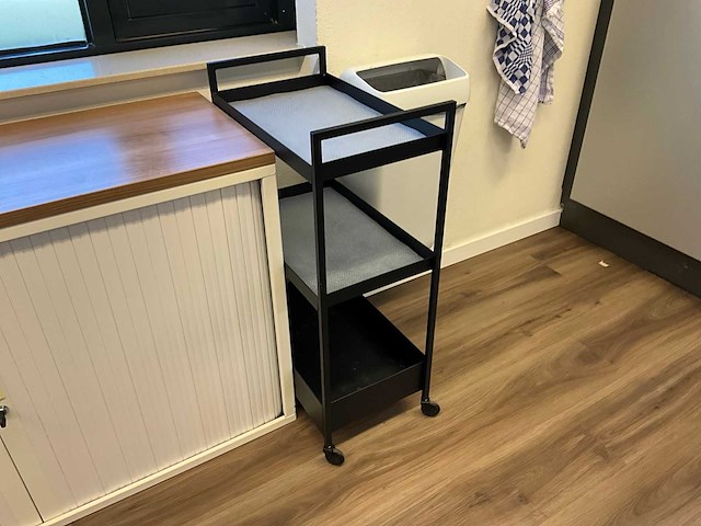 Kantoorinventaris, keukenbenodigdheden en fitnesstoebehoren - afbeelding 15 van  20