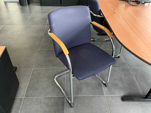 Kantoorinventaris uit ruimte - afbeelding 10 van  10