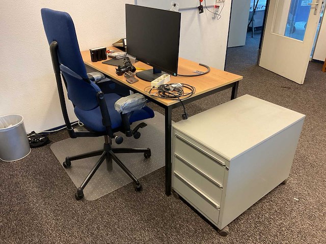 Kantoorinventaris - afbeelding 1 van  8