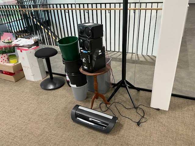 Kantoorinventaris - afbeelding 3 van  10