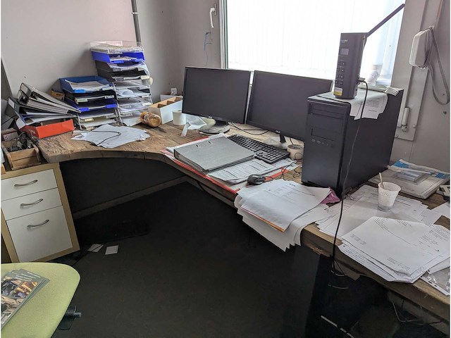 Kantoorinventaris - afbeelding 2 van  4