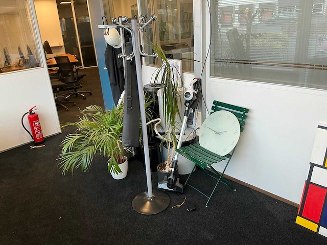 Kantoorinventaris - afbeelding 1 van  8