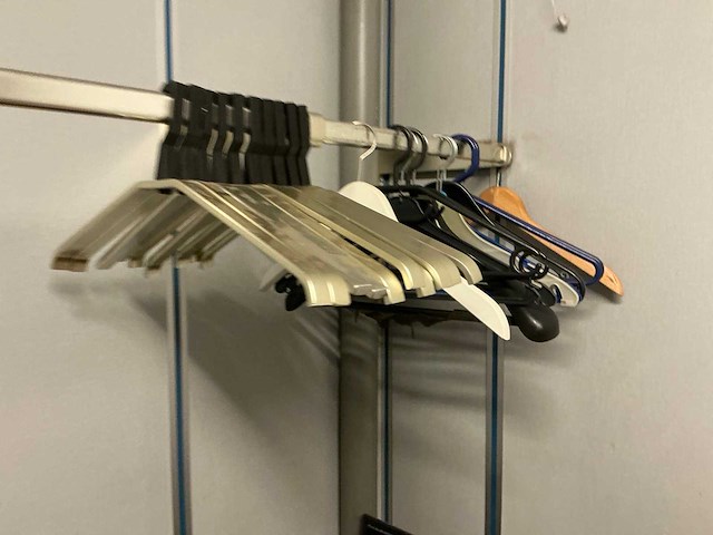 Kantoorinventaris - afbeelding 7 van  16