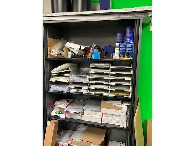 Kantoorinventaris - afbeelding 2 van  4