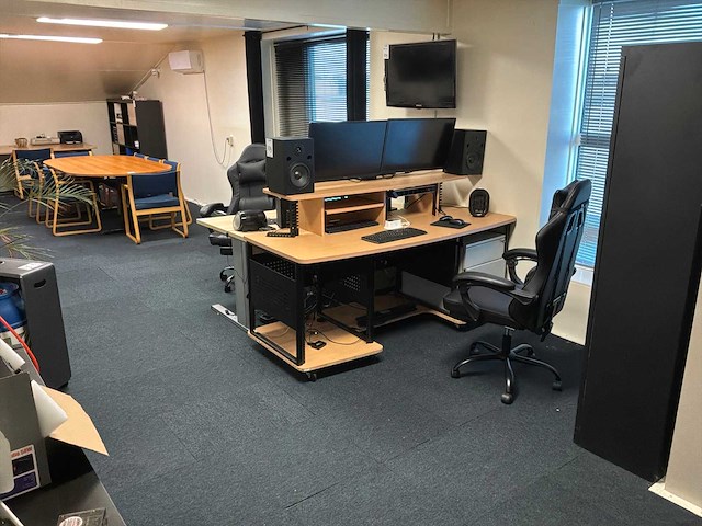 Kantoorinventaris - afbeelding 1 van  16