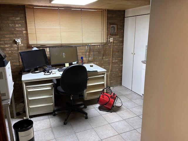 Kantoorinventaris - afbeelding 1 van  8