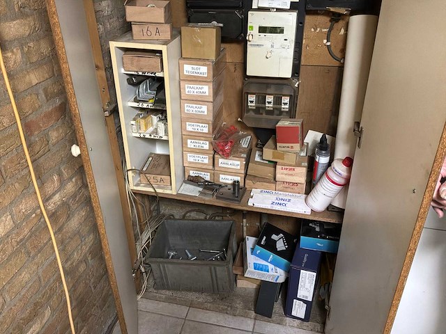 Kantoorinventaris - afbeelding 2 van  8