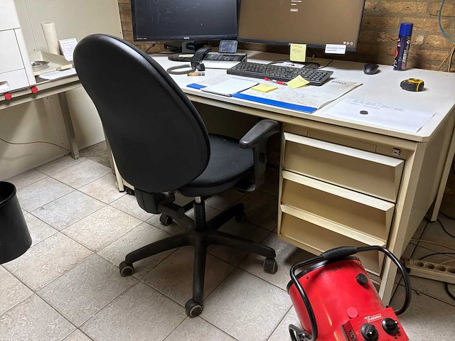Kantoorinventaris - afbeelding 4 van  8