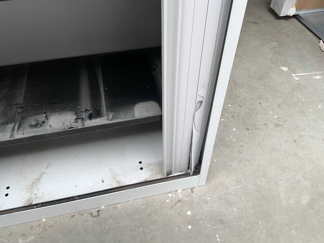 Kantoorinventaris - afbeelding 4 van  4