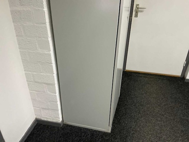 Kantoorinventaris - afbeelding 37 van  39